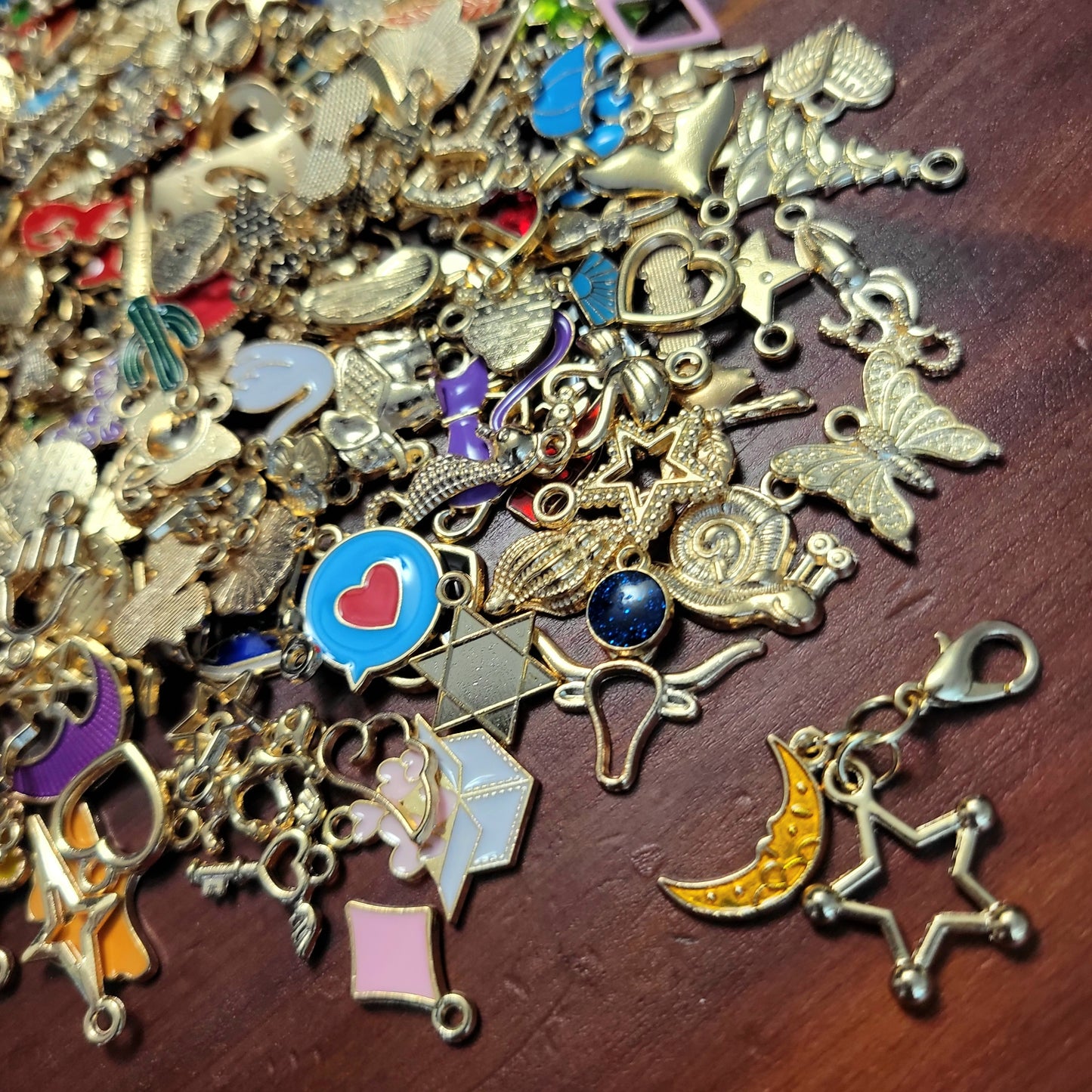 Mystery Charms, Clip-on
